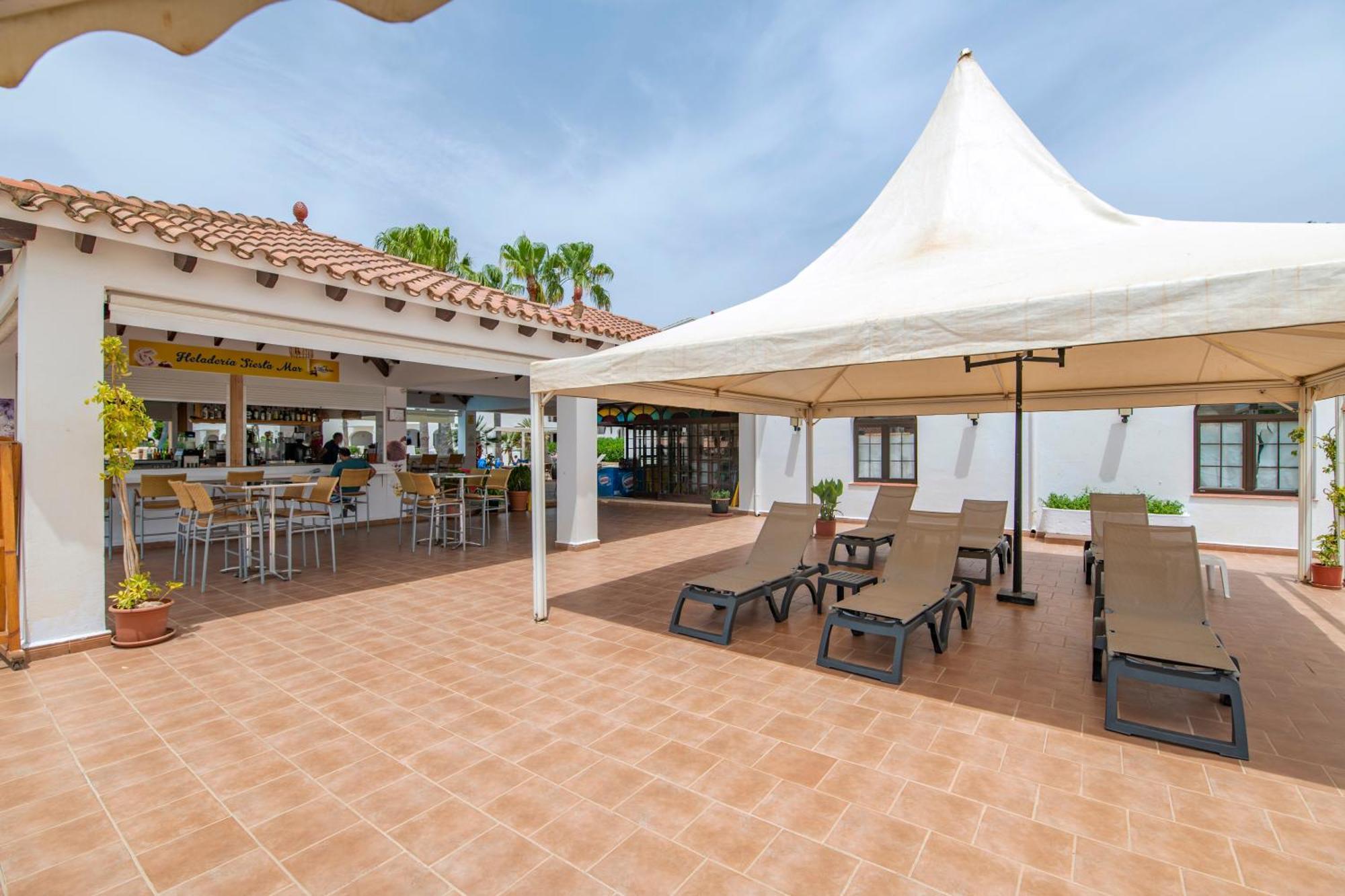 Siesta Mar One Bedroom Apartments Cala En Porter  Exterior foto